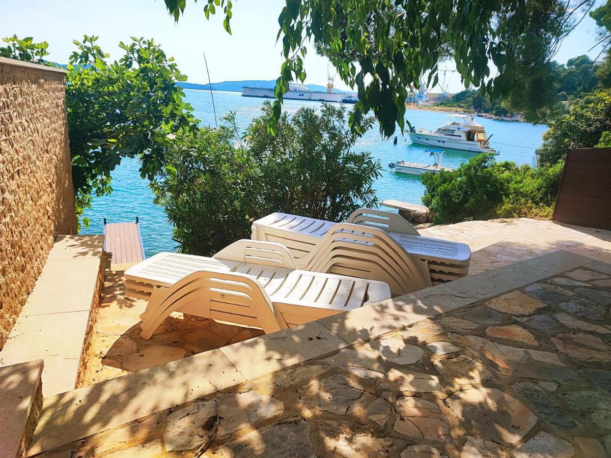 Villa Penava, Private Beach, Pool And 7Min To 特罗吉尔 外观 照片