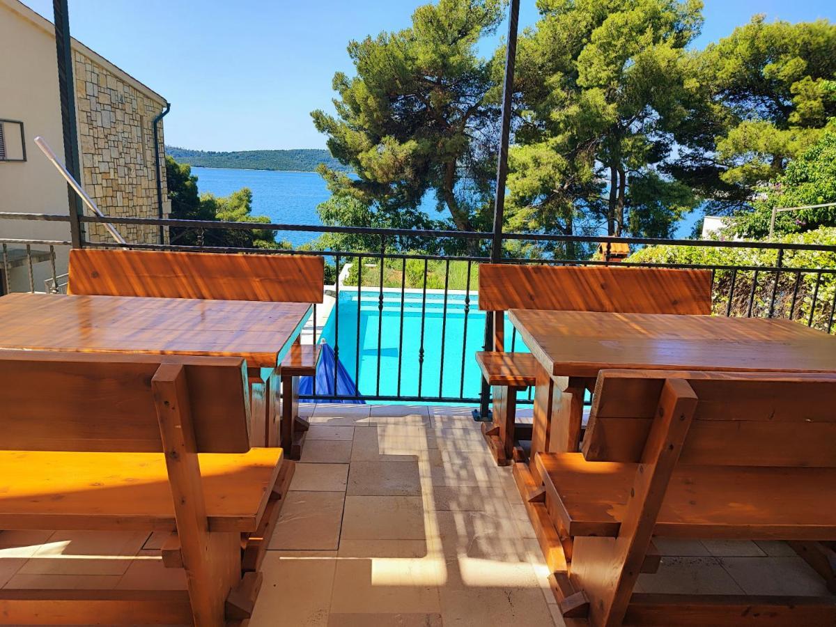 Villa Penava, Private Beach, Pool And 7Min To 特罗吉尔 外观 照片